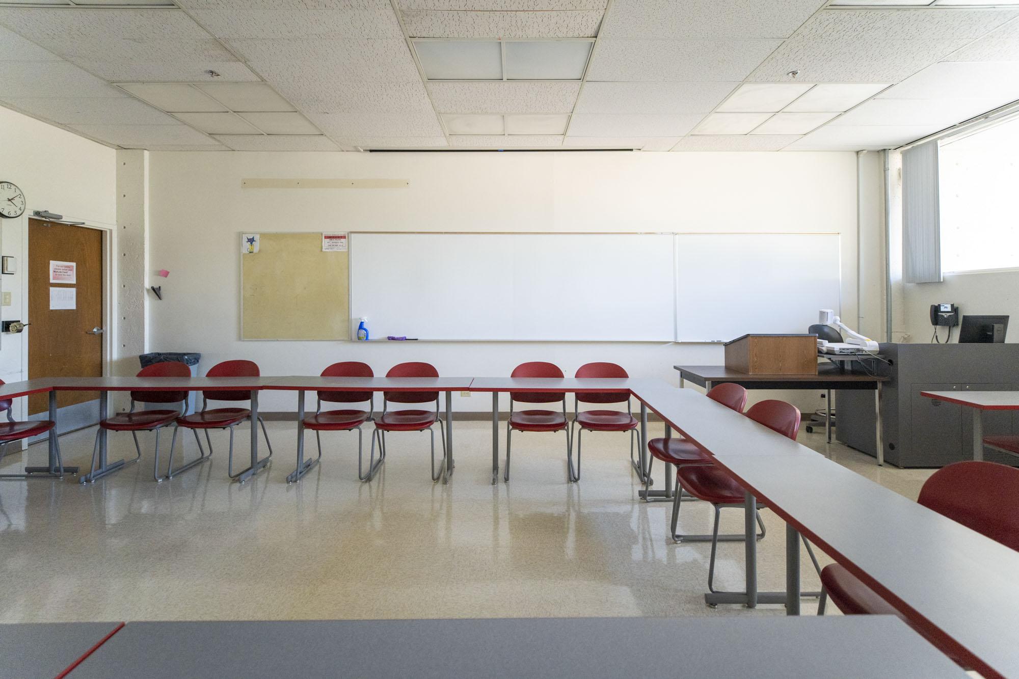 CEB 210 Classrooms UNLV Information Technology